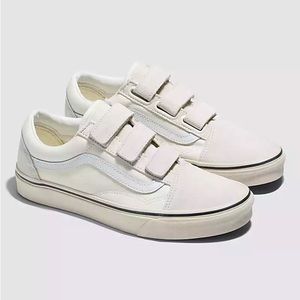 Old Skool V Suede Canvas Shoe - women’s 8.5, marshmallow white